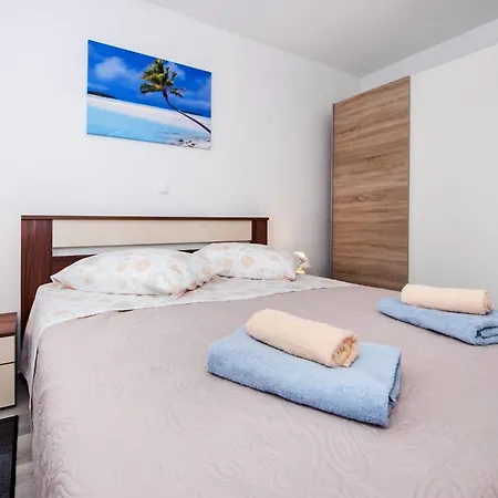 Idyllic Getaway Holiday With Pool Dom wakacyjny Rovinj