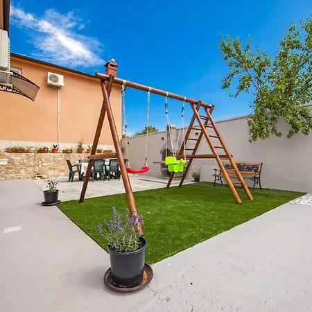 Idyllic Getaway Holiday With Pool Prázdninový dům *