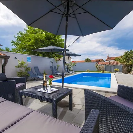 Idyllic Getaway Holiday With Pool * Rovinj